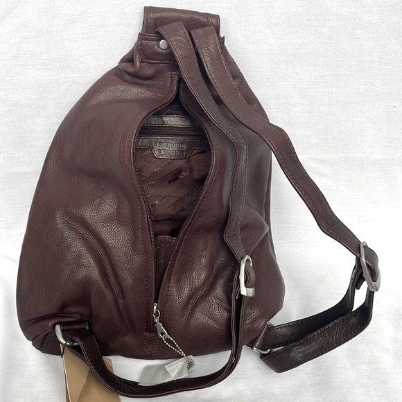 Genuine leather backpack - Picture 2 of 3